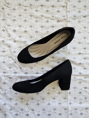 Easy Street Black Block Heel Pumps